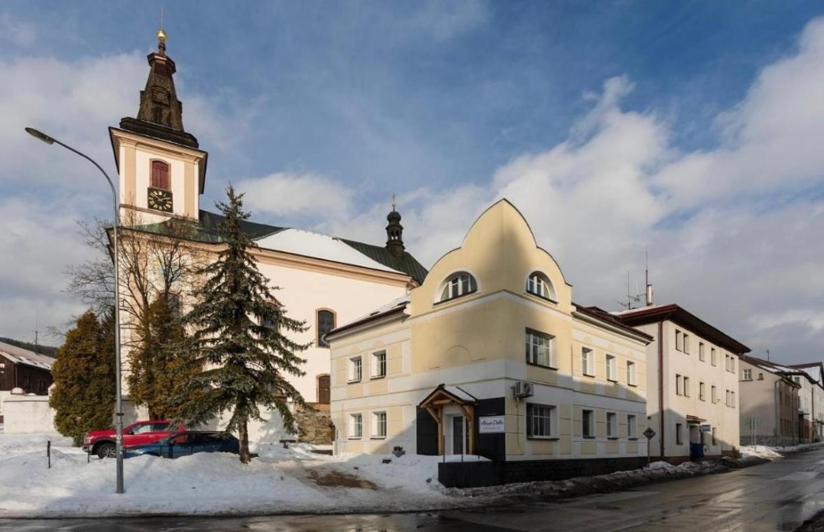 Апартаменты Number 5 Vlevo Dole Рокицани Экстерьер фото